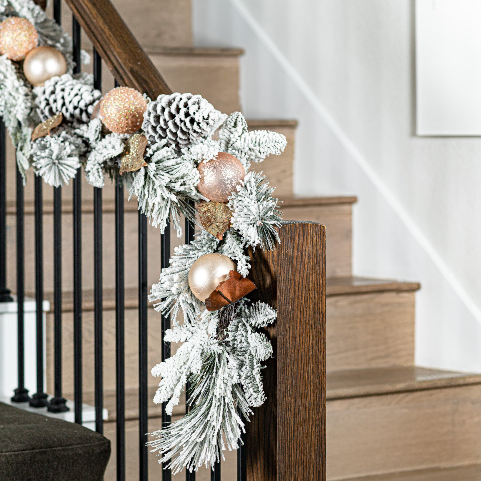 6ft Winter White Garland